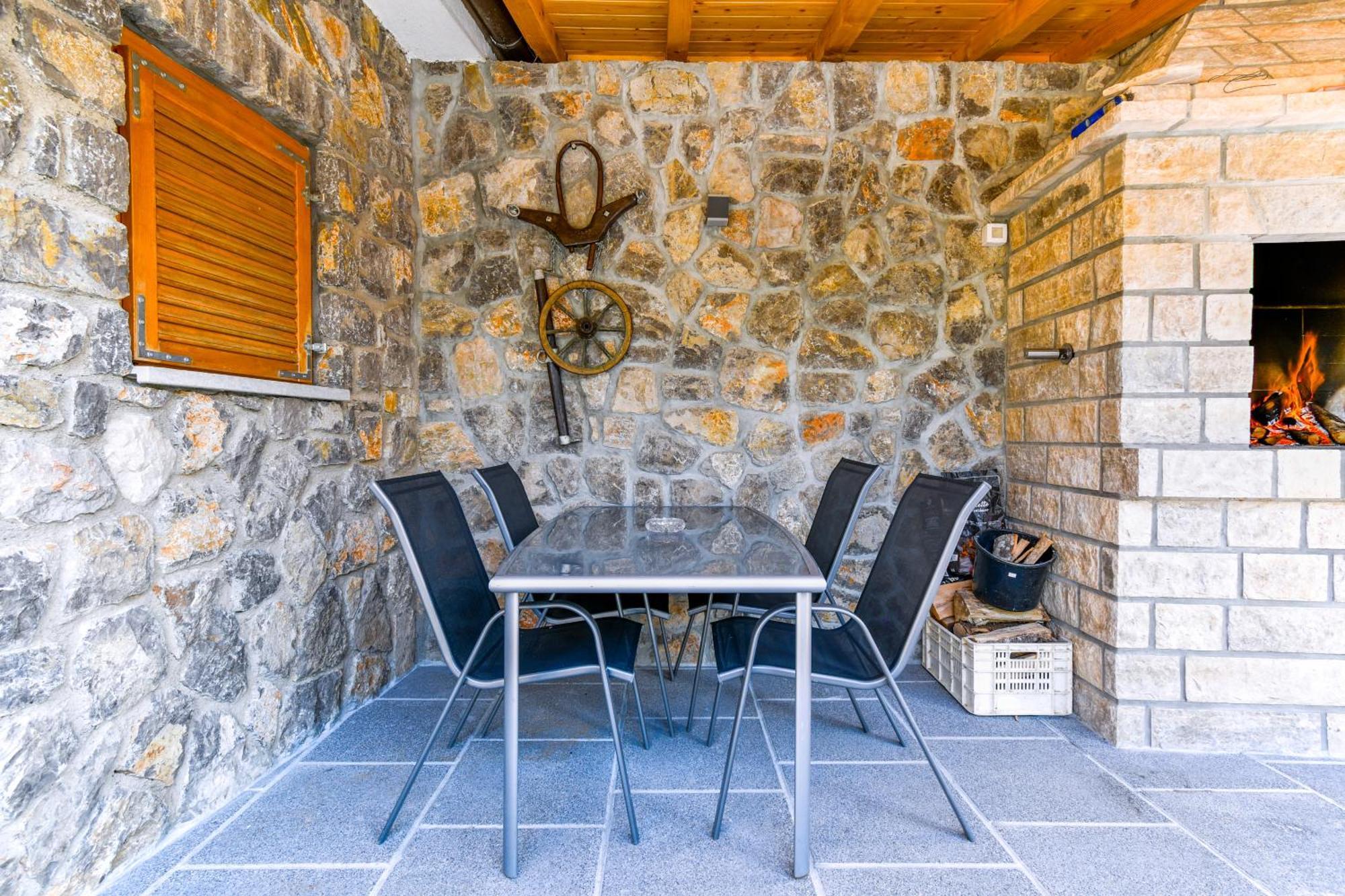 Apartman Lavanda Sa Bazenom I Okucnicom 4* Hreljin Luaran gambar